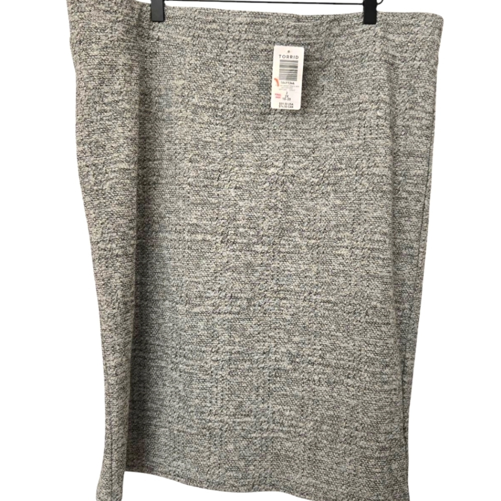Torrid Gray Women's Skirt size 2 NWT